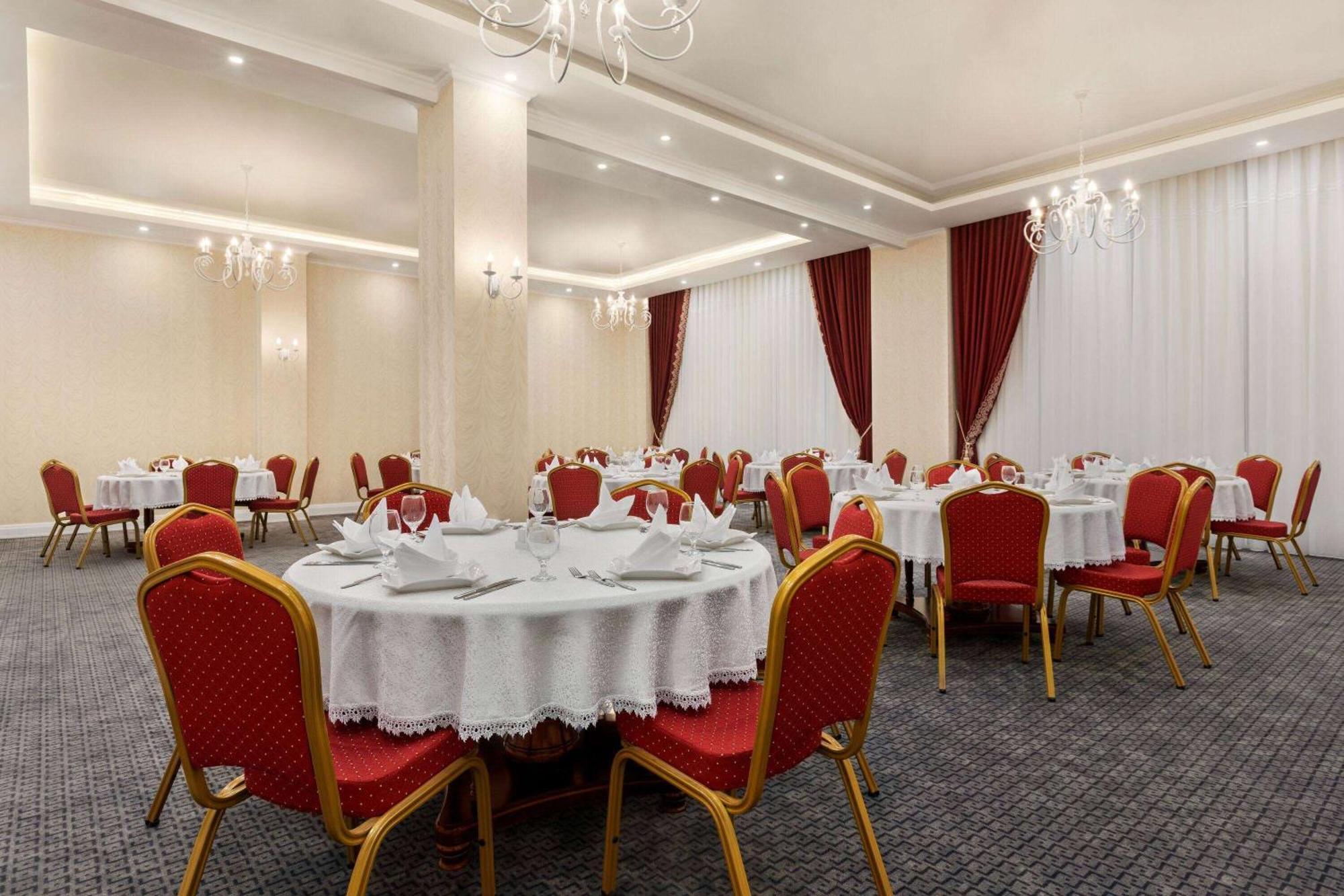 Ramada By Wyndham Shymkent Hotel Exterior photo